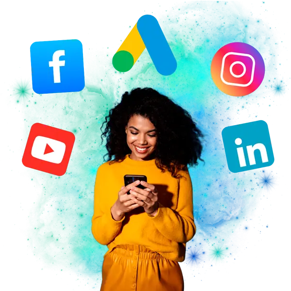 Estrategia de publicidad online y engagement en redes sociales con una mujer interactuando desde su móvil